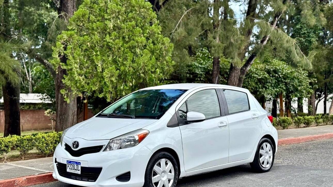 TOYOTA YARIS LE 2014