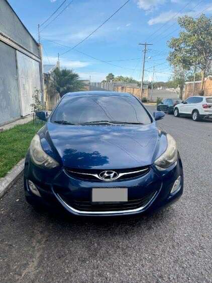 HYUNDAI ELANTRA GLS 2012💙🚗