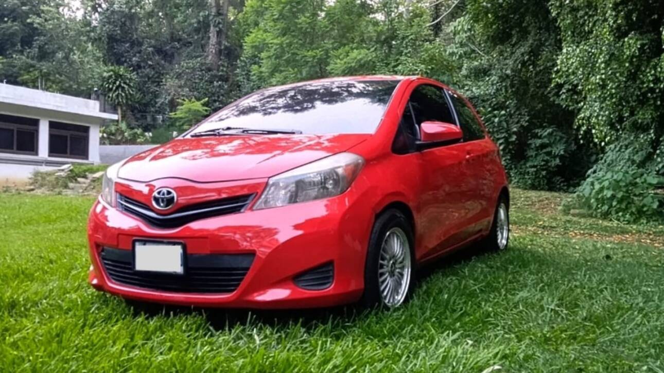 TOYOTA YARIS LE 2012