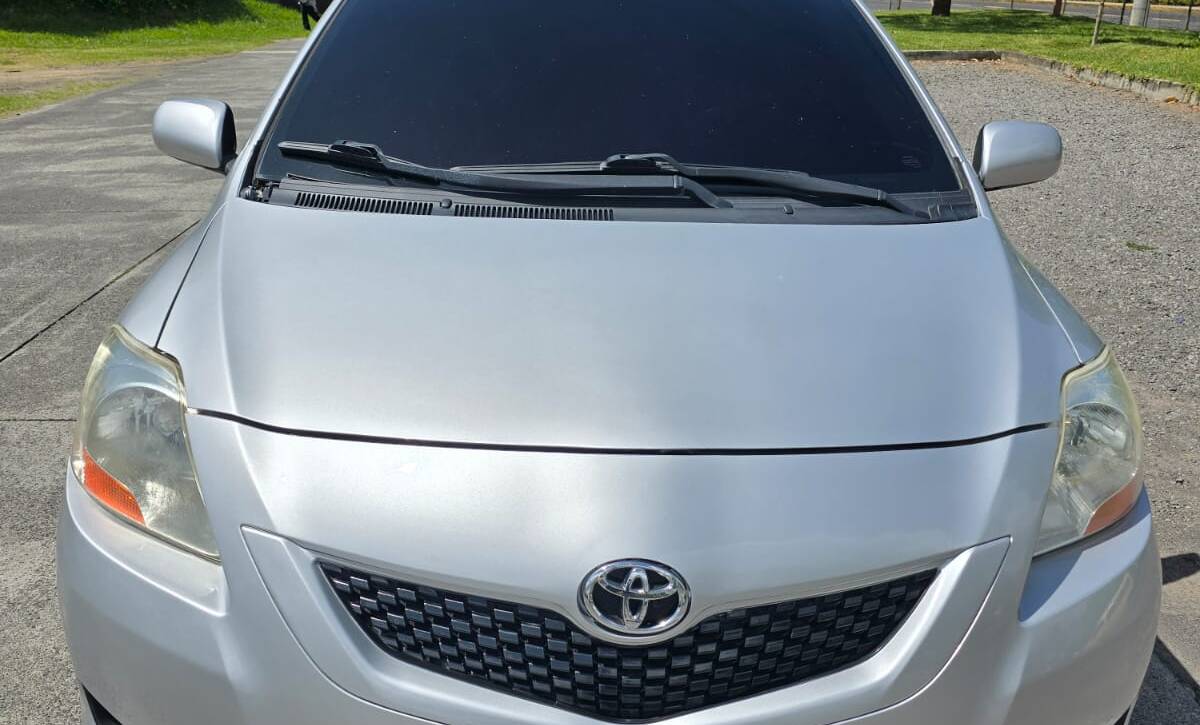 TOYOTA YARIS 2009