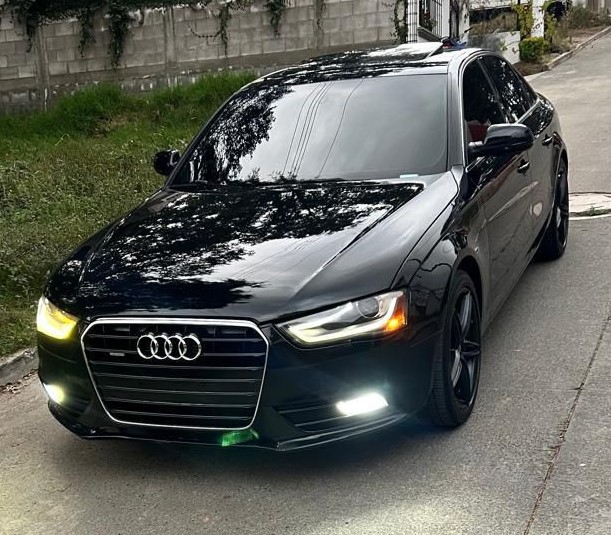 🔹 Audi A4 Premium Plus Quattro