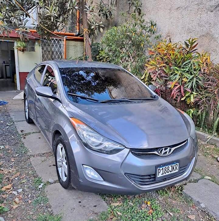 Hyundai Elantra GLS 2012 Automático 🚗✨