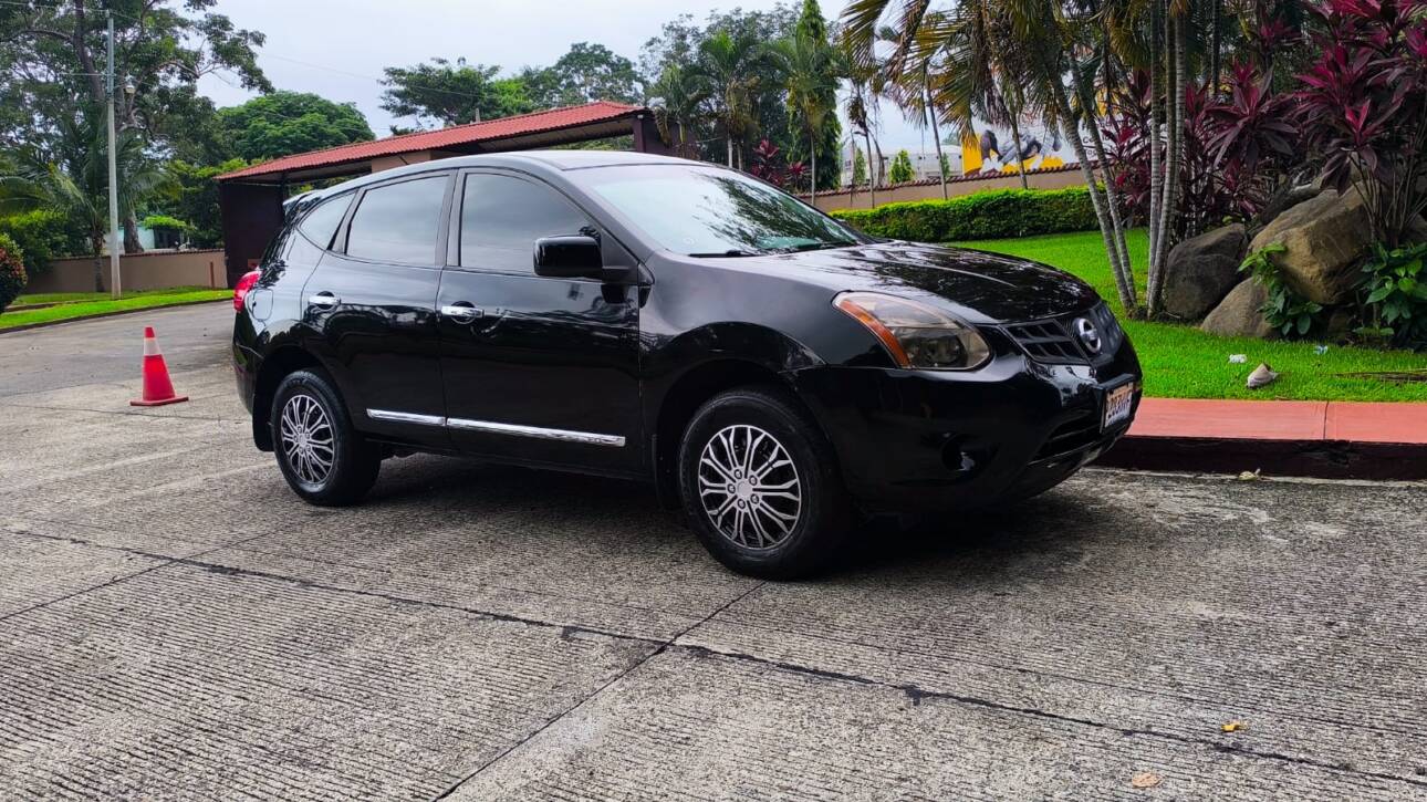 NISSAN ROUGUE 2013 4*4