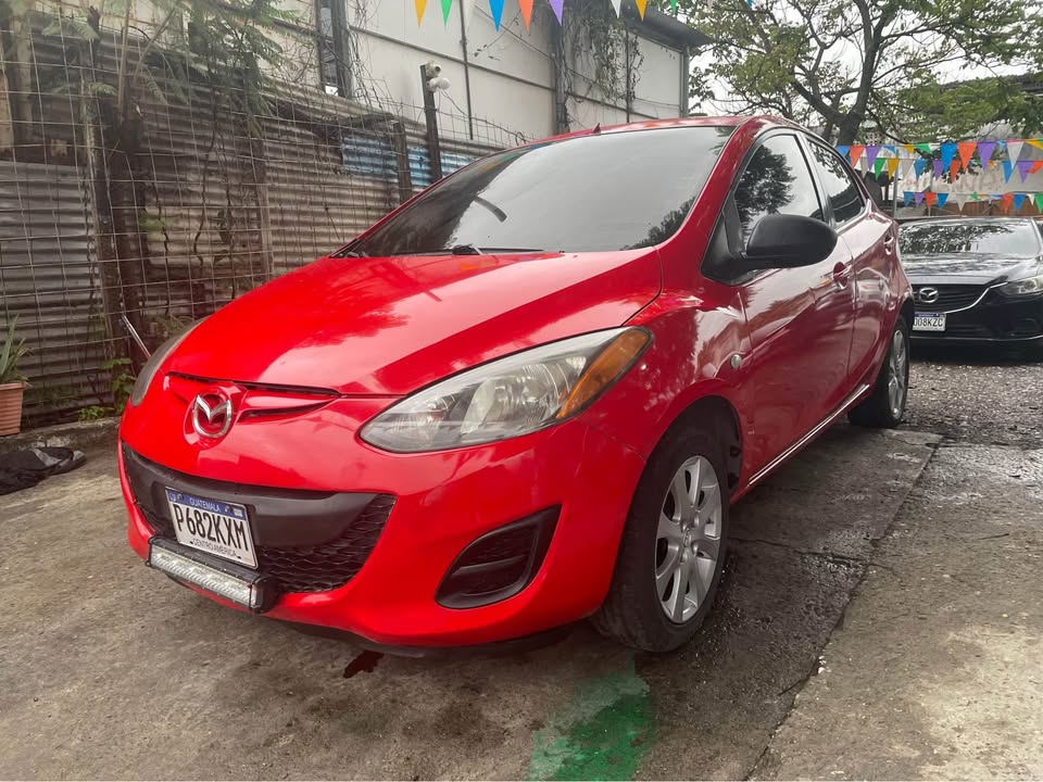 Mazda 2 Sport 2013