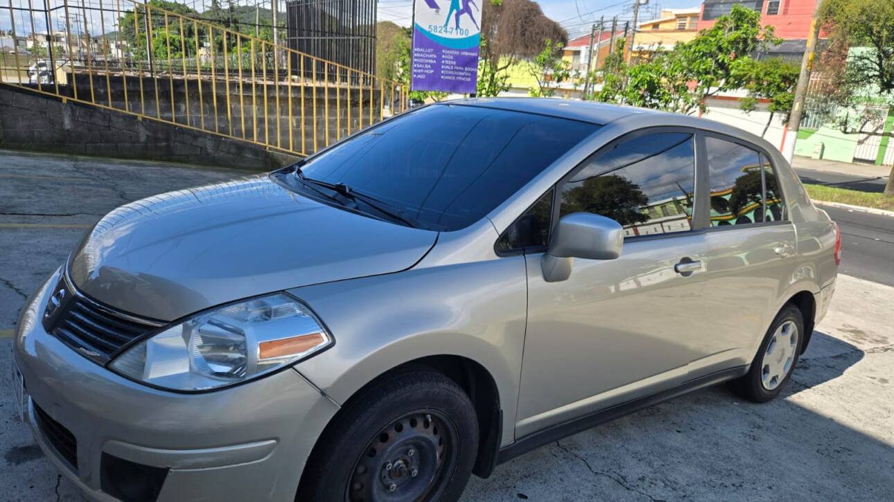 NISSAN VERSA 2009