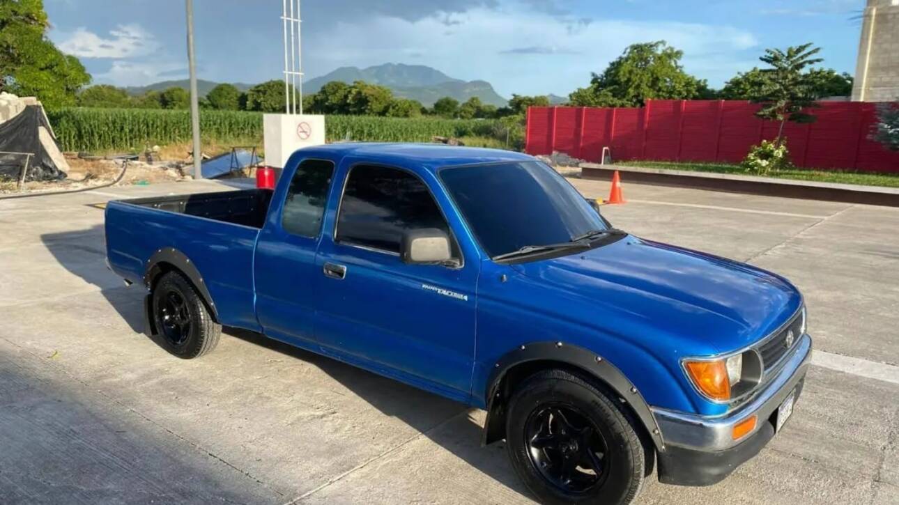 TOYOTA TACOMA AUTOMATICO