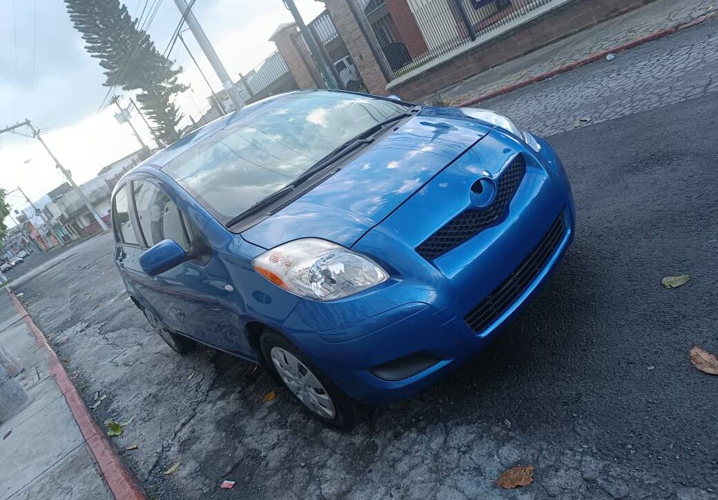 TOYOTA YARIS 2010