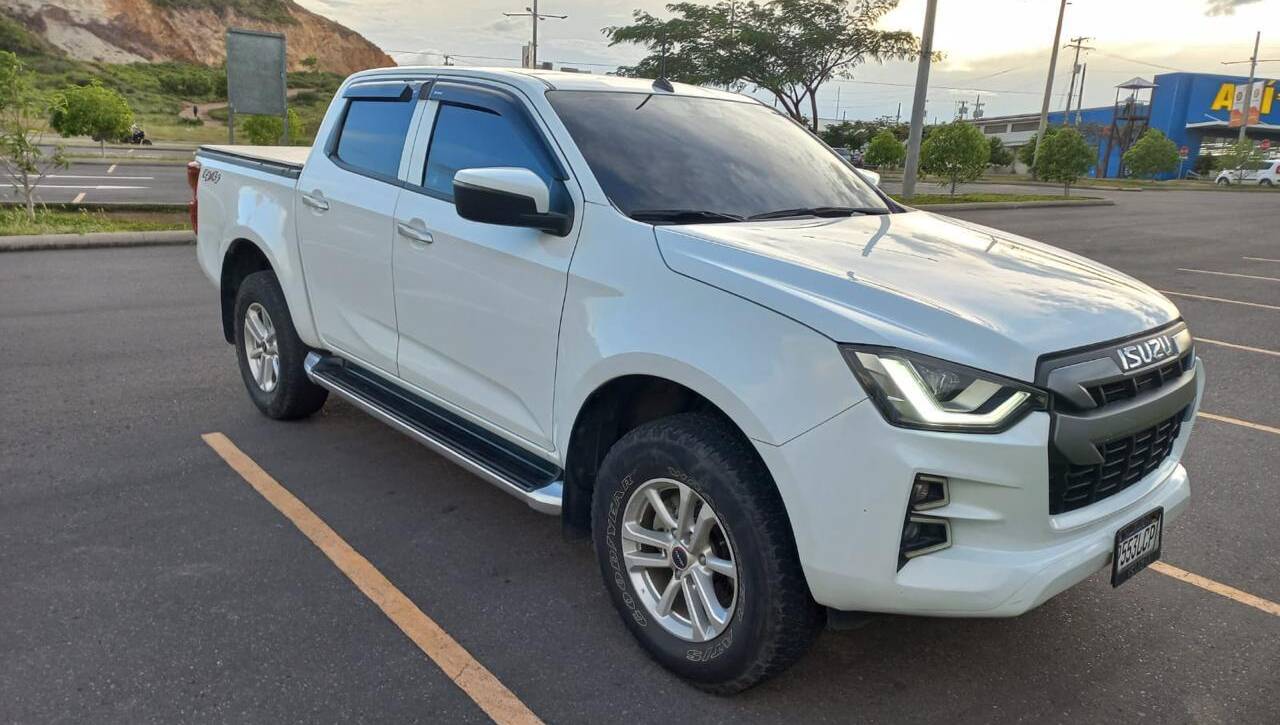 ISUZU D-MAX 2023 4×4 TRIPTONIC