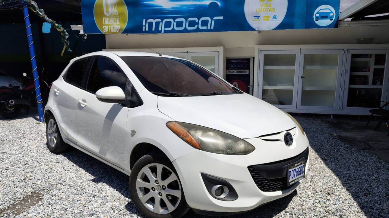 Mazda 2 2012🚗✨