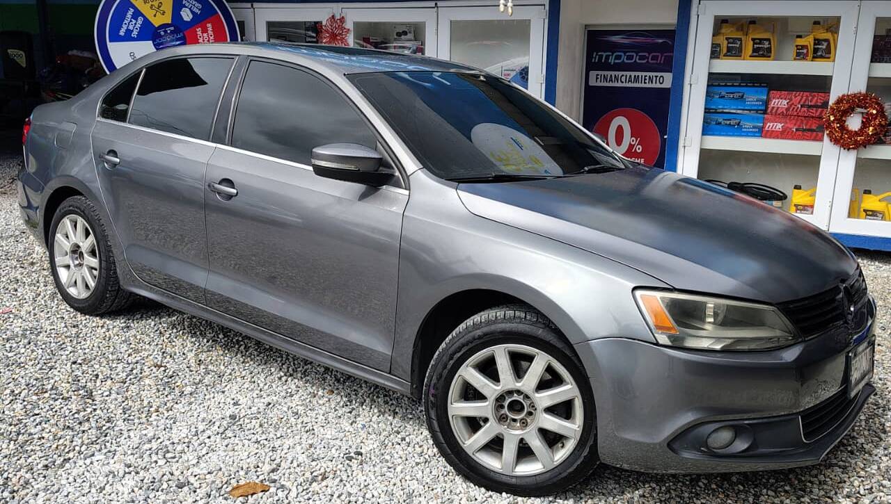 VOLKSWAGEN JETTA 2013 – POTENTE, CÓMODO Y ELEGANTE 🚗