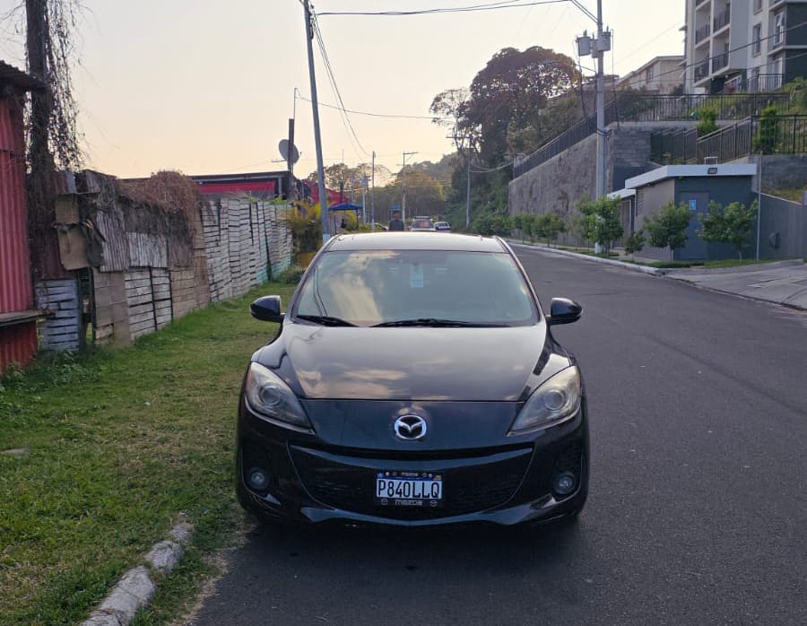 🔥🚗 MAZDA 3 GRAND TOURING 2013 🔥🚗Sedán • Deportivo • Full equipo💰 Q43,000