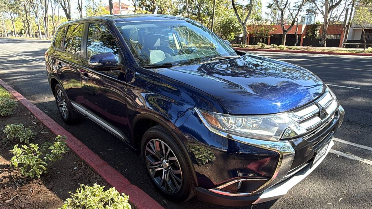 🚙 MITSUBISHI OUTLANDER 2016