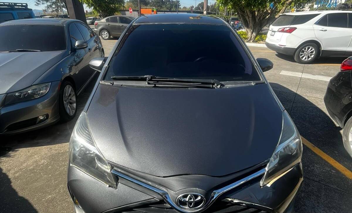 🚗✨ TOYOTA YARIS 2013 ✨🚗