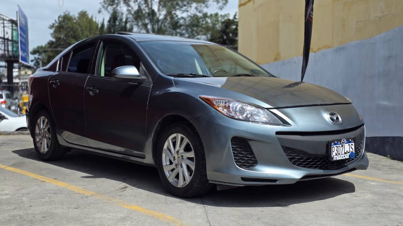 🚗 MAZDA 3 GRAND TOURING 2012