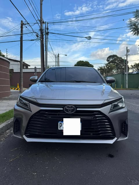 TOYOTA YARIS 2023 DE AGENCIA 🚗