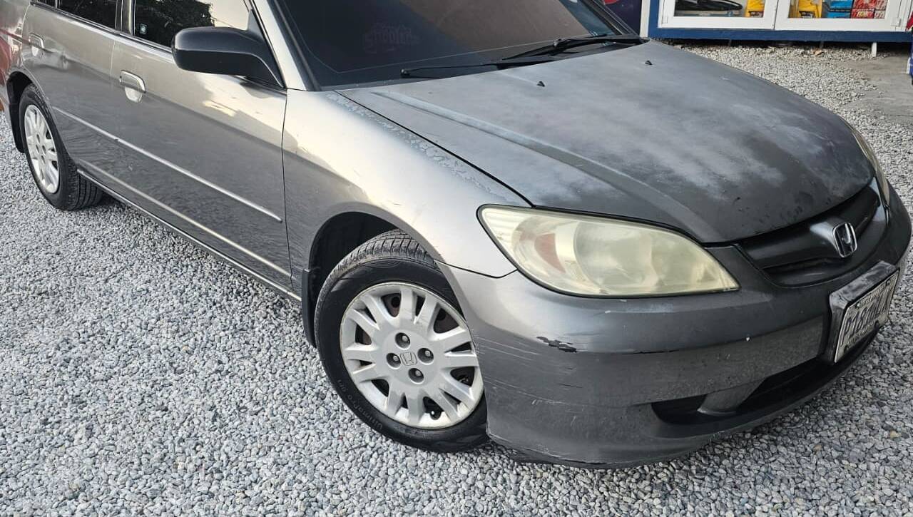 Honda Civic 2004 – Gris • 4 puertas ✨🚙