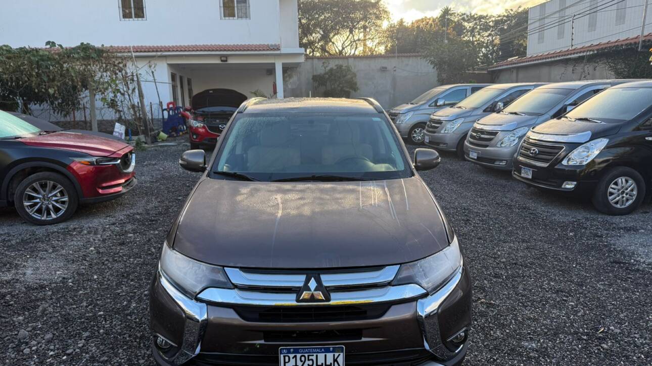 🚙 MITSUBISHI OUTLANDER 2016 🚙✨ Espaciosa • Familiar • Confortable ✨