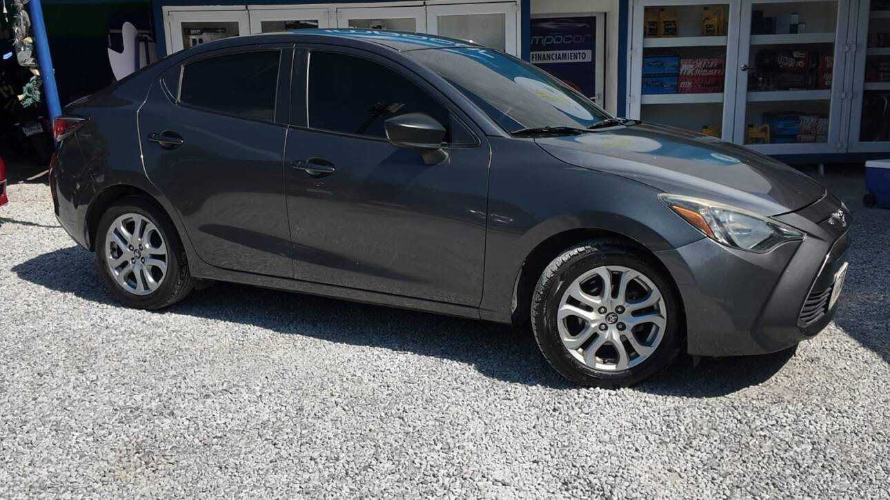 🚗 Toyota Yaris Ai 2017 🚗✨Súper económico, moderno y confiable — ¡ideal para uso diario o familiar!🔥 Precio especial de oportunidad 🔥