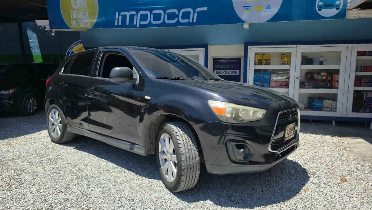 MITSUBISHI OUTLANDER SE 2014