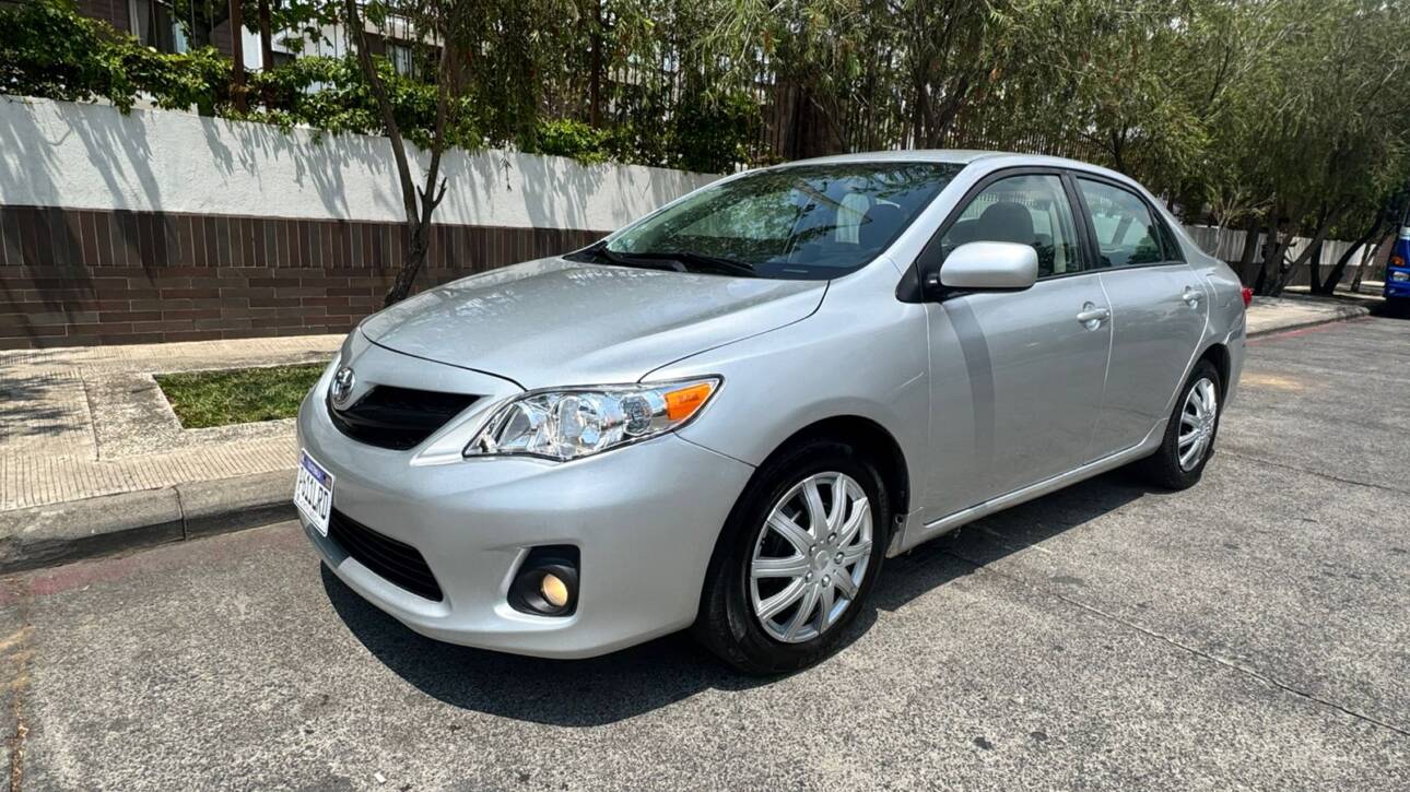 🚗 Toyota Corolla 2012 LE