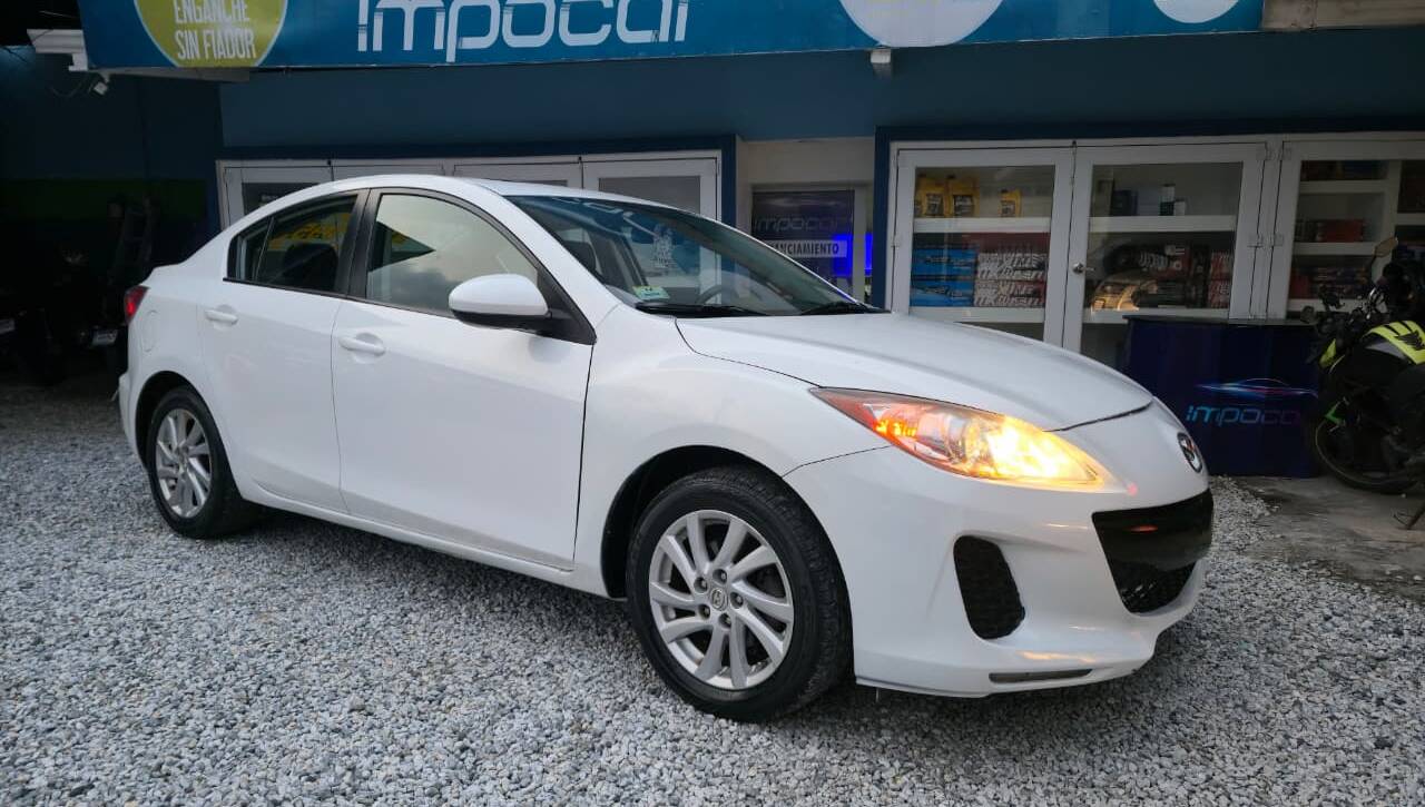 MAZDA 3 GRAND TOURING 2012