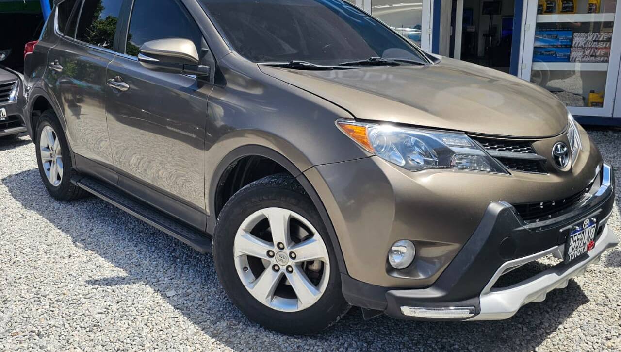 TOYOTA RAV4 XLE 2013