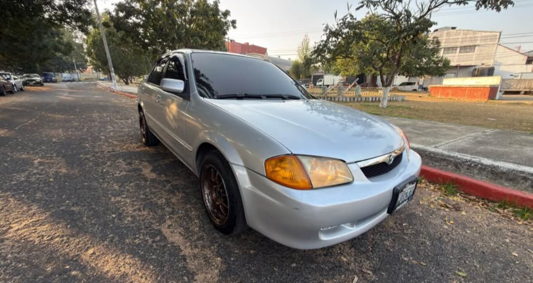 🚨 MAZDA PROTEGE 2000 🚨