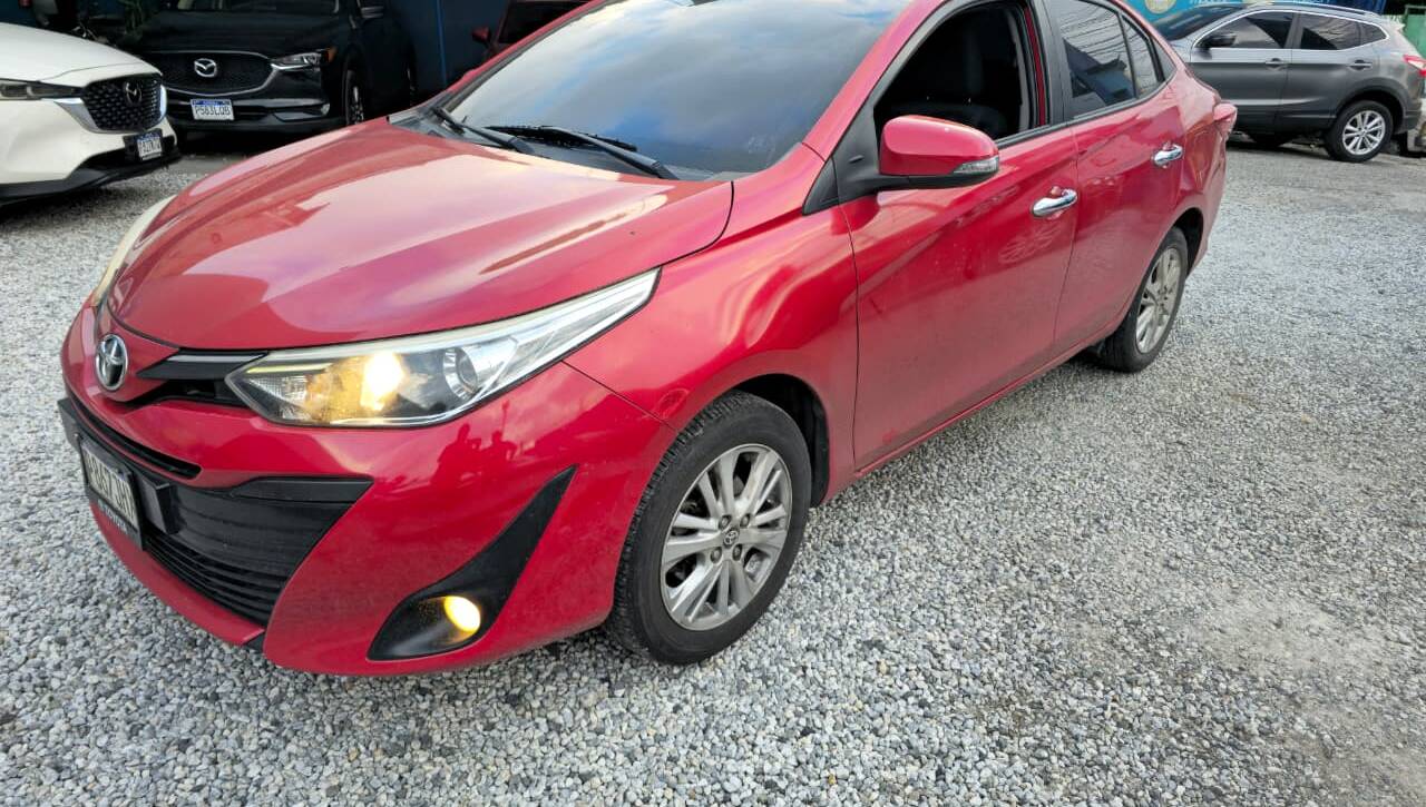 TOYOTA YARIS SEDÁN 2020 DE AGENCIA