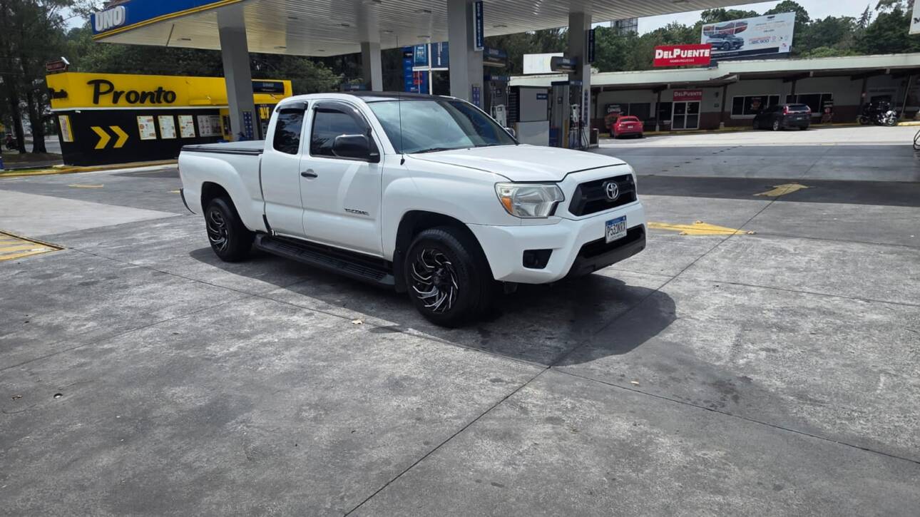 TOYOTA TACOMA 2015